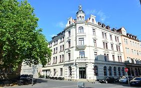 Fruehlings-Hotel